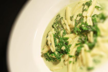 Cicatelli with Spinach, Cream & Gorgonzola