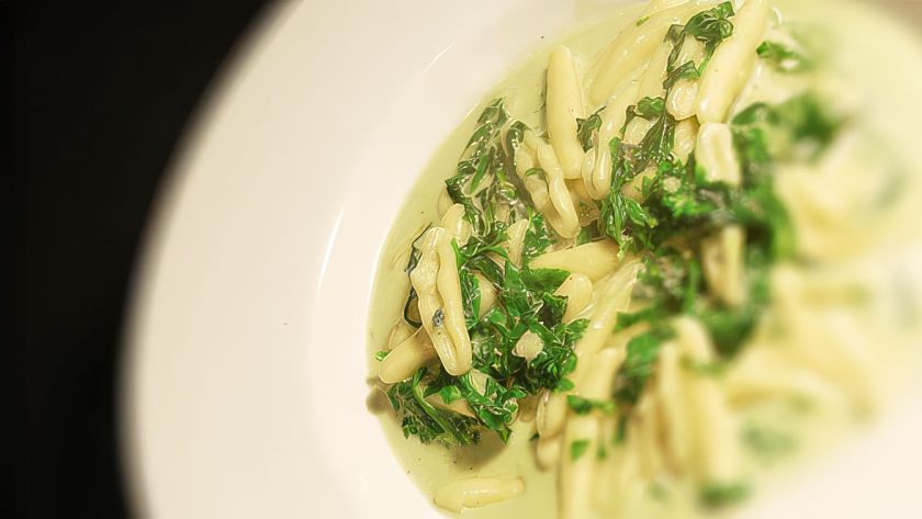 Cicatelli with Spinach, Cream & Gorgonzola
