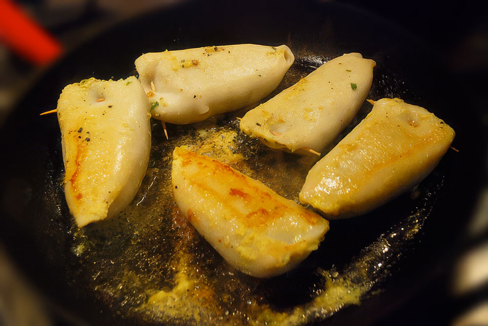 Squid stuffed with prawns